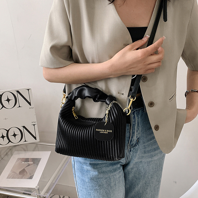 CR8144Black-521