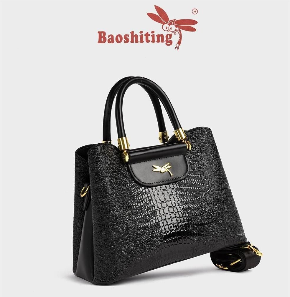 CR8873Black-016