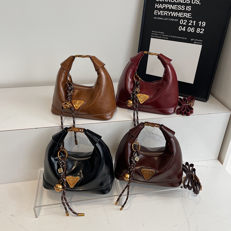 CR8921Black-6205