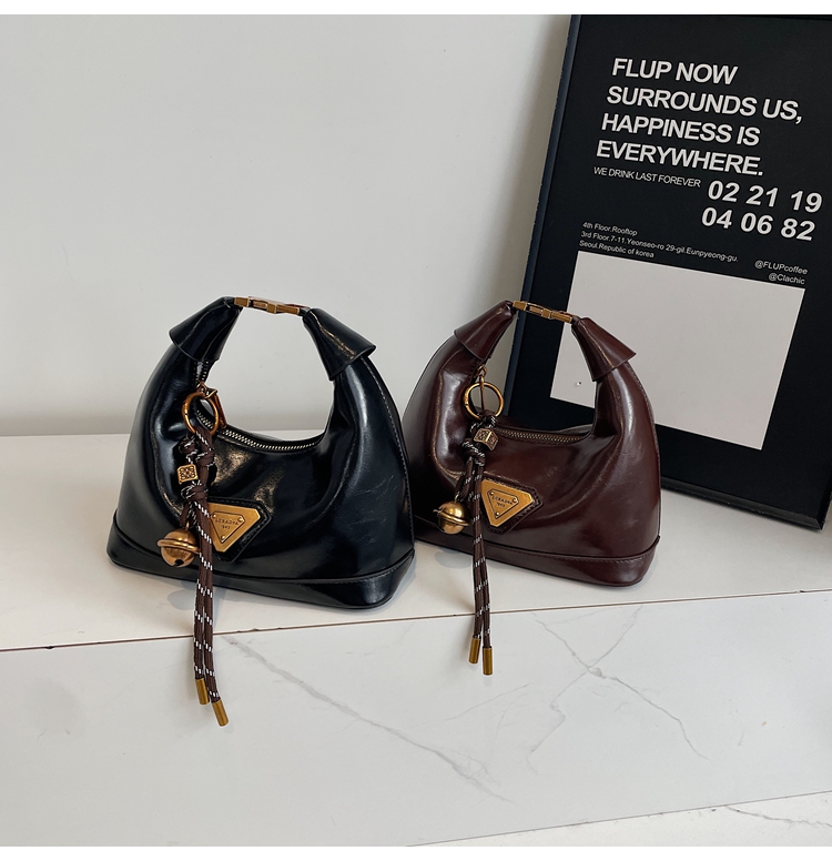 CR8921Black-6205