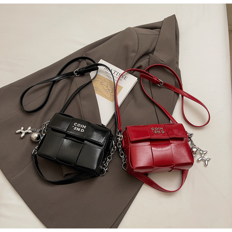 CR8934Red-28014