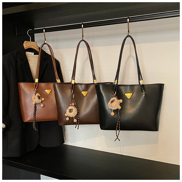 CR8907Brown-0832