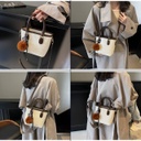 CR8909White-5892