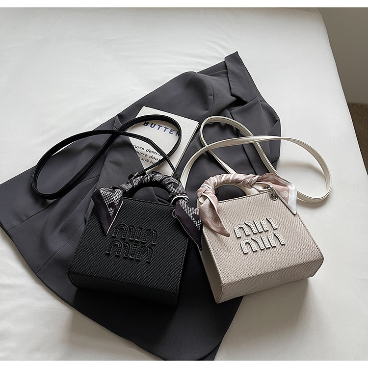 CR8912Black-2745