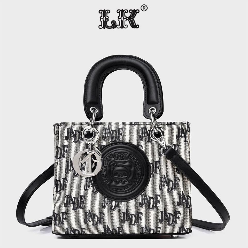 CR8877Black-179