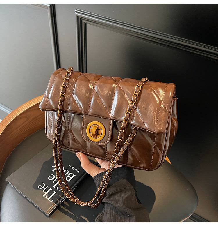 CR8882Coffee-1020