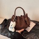 CR8916BrownBludru-8055