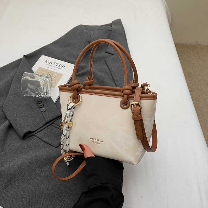 CR8940Brown-1039