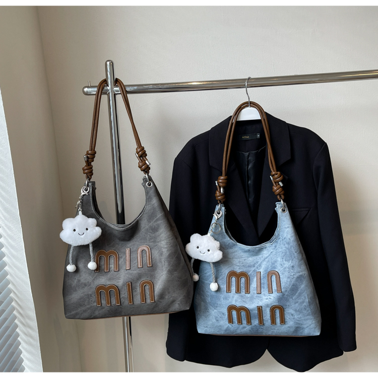 CR8935Blue-663